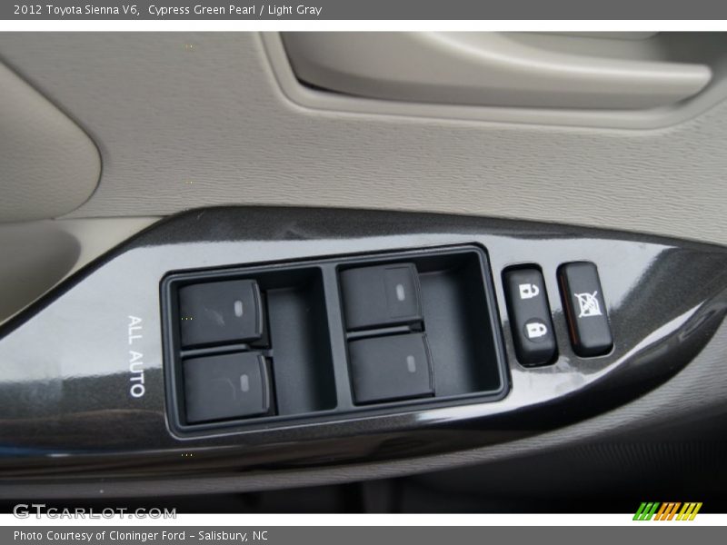 Cypress Green Pearl / Light Gray 2012 Toyota Sienna V6