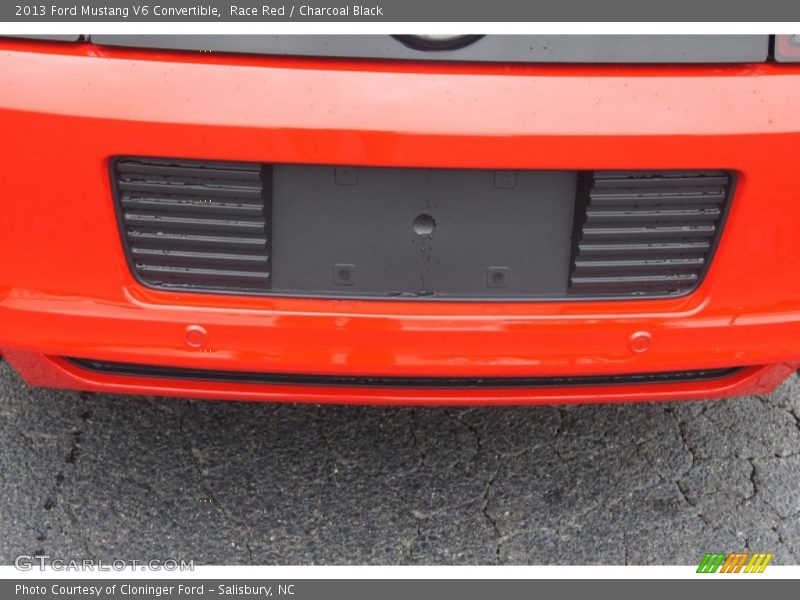 Race Red / Charcoal Black 2013 Ford Mustang V6 Convertible