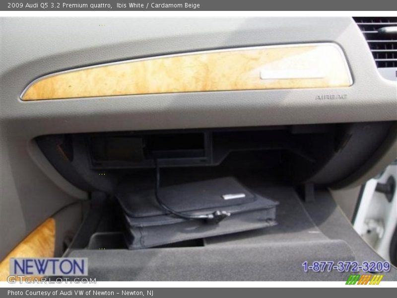 Ibis White / Cardamom Beige 2009 Audi Q5 3.2 Premium quattro