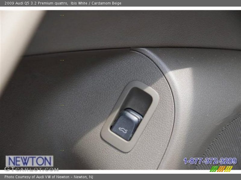 Ibis White / Cardamom Beige 2009 Audi Q5 3.2 Premium quattro