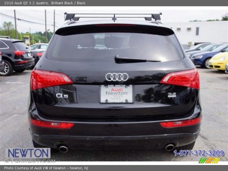 Brilliant Black / Black 2010 Audi Q5 3.2 quattro