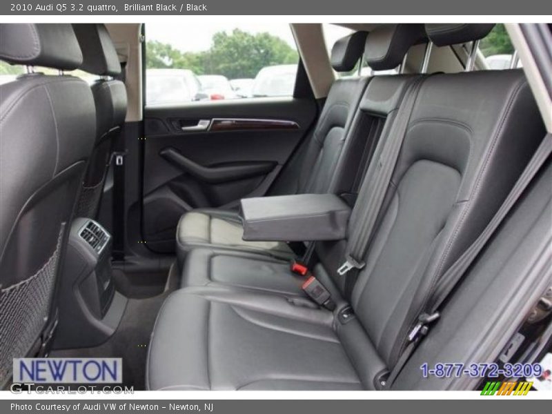 Brilliant Black / Black 2010 Audi Q5 3.2 quattro