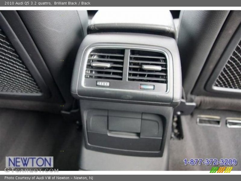 Brilliant Black / Black 2010 Audi Q5 3.2 quattro