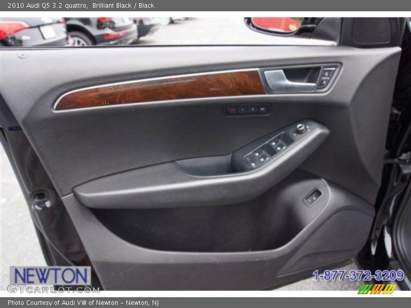 Brilliant Black / Black 2010 Audi Q5 3.2 quattro