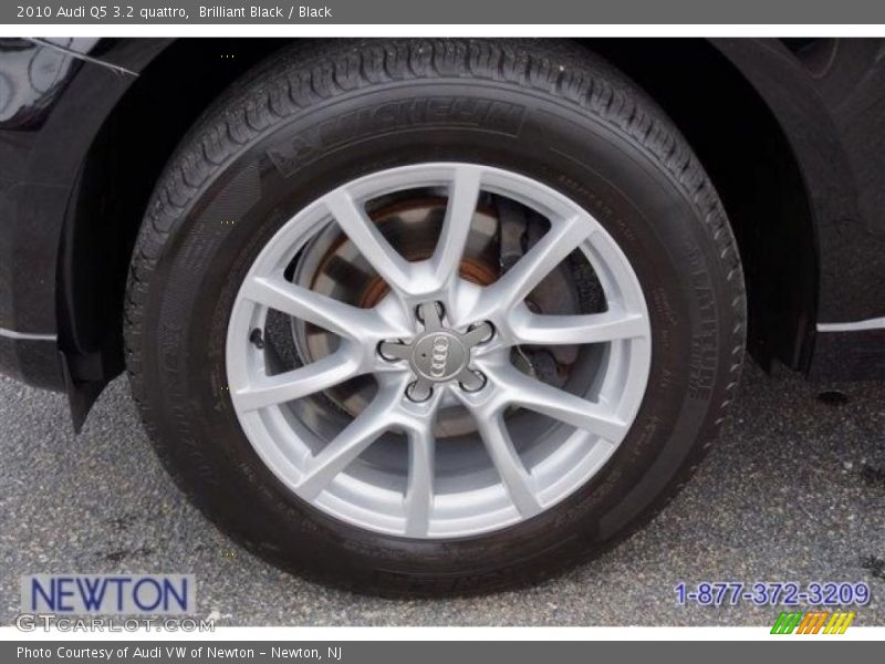 Brilliant Black / Black 2010 Audi Q5 3.2 quattro