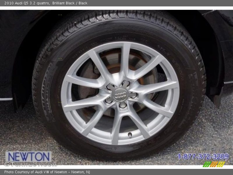 Brilliant Black / Black 2010 Audi Q5 3.2 quattro