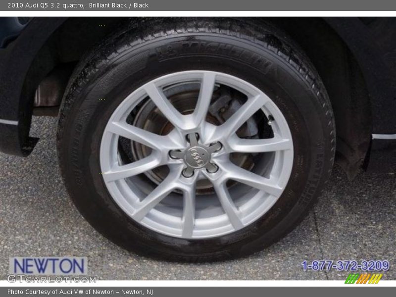 Brilliant Black / Black 2010 Audi Q5 3.2 quattro