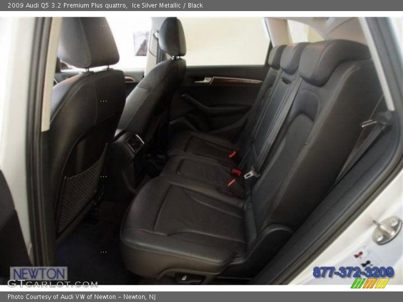 Ice Silver Metallic / Black 2009 Audi Q5 3.2 Premium Plus quattro