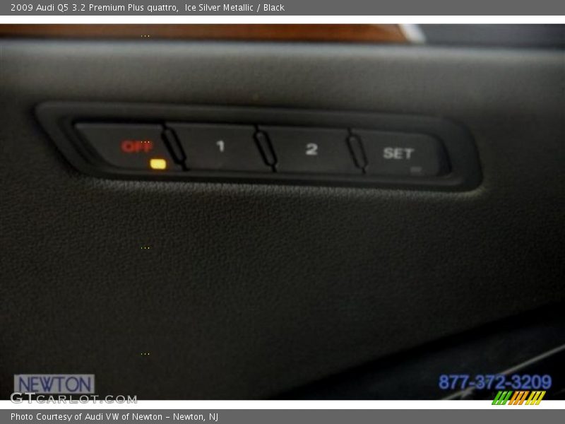 Ice Silver Metallic / Black 2009 Audi Q5 3.2 Premium Plus quattro