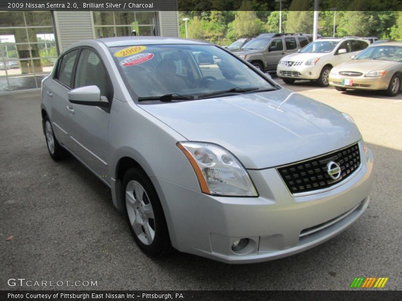 Brilliant Silver / Charcoal 2009 Nissan Sentra 2.0