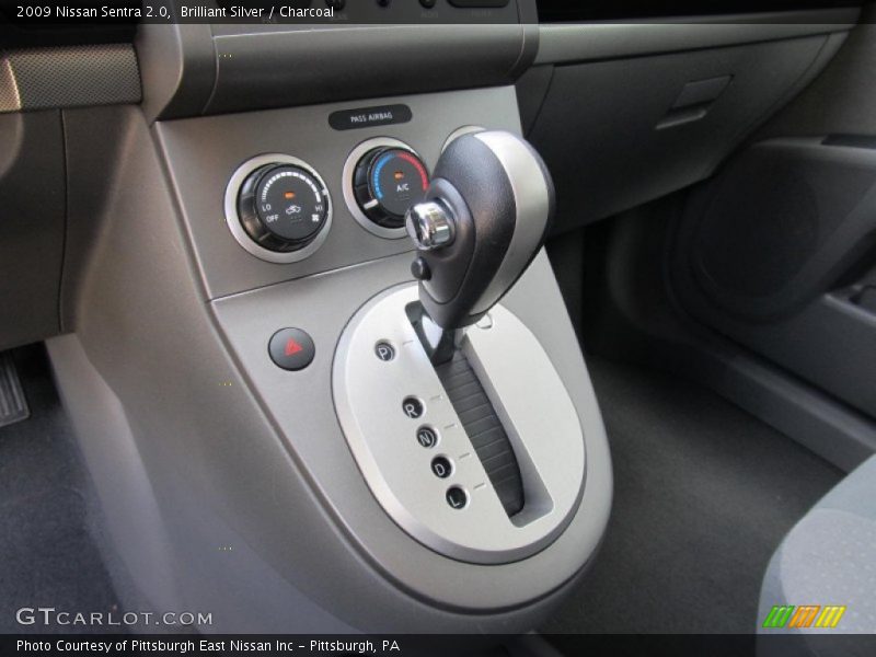 Brilliant Silver / Charcoal 2009 Nissan Sentra 2.0