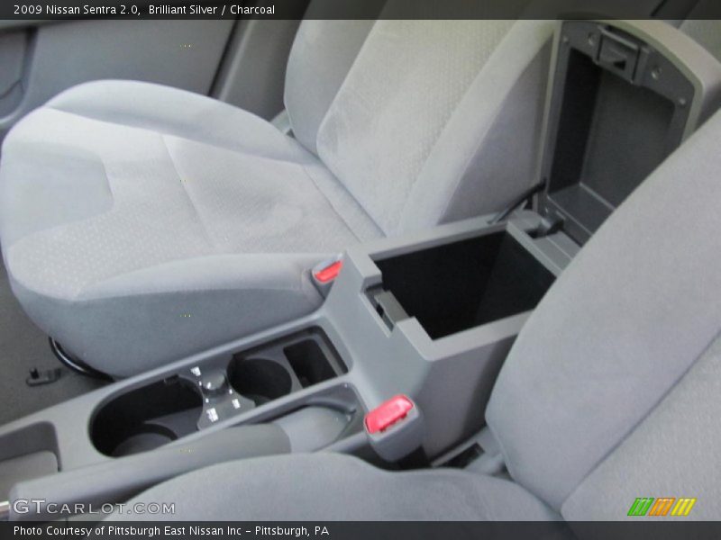 Brilliant Silver / Charcoal 2009 Nissan Sentra 2.0