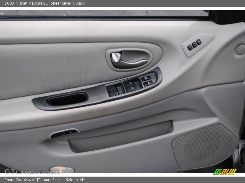 Sheer Silver / Black 2003 Nissan Maxima SE