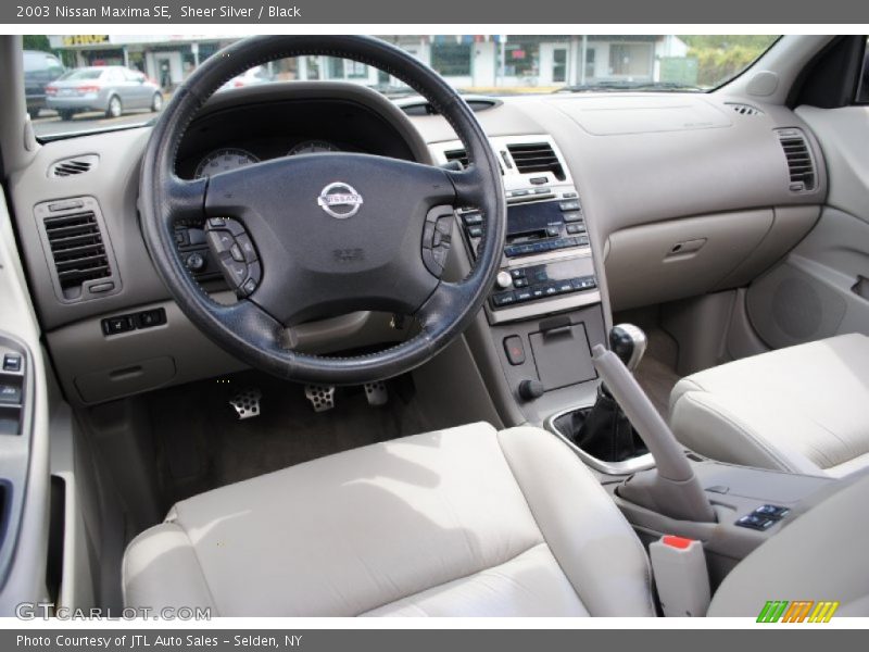 Sheer Silver / Black 2003 Nissan Maxima SE