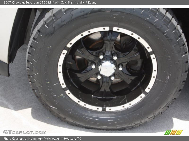 Custom Wheels of 2007 Suburban 1500 LT 4x4