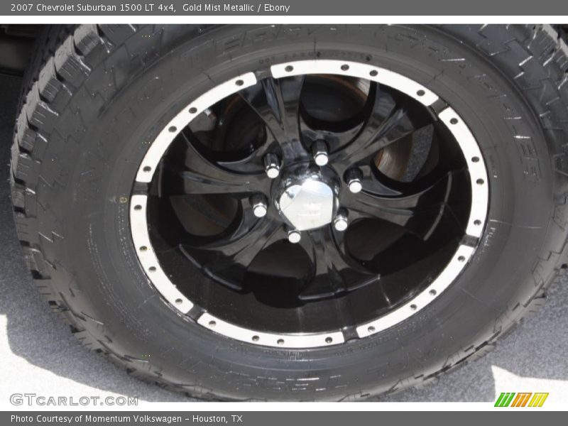 Custom Wheels of 2007 Suburban 1500 LT 4x4