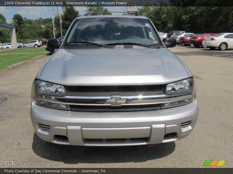 Silverstone Metallic / Medium Pewter 2004 Chevrolet TrailBlazer LS 4x4