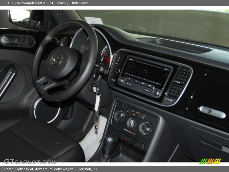 Black / Titan Black 2013 Volkswagen Beetle 2.5L