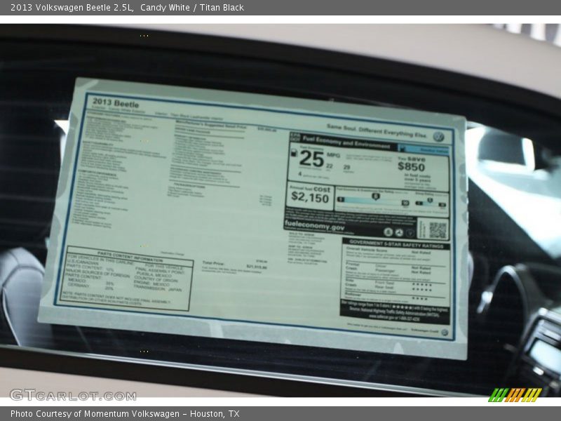 Candy White / Titan Black 2013 Volkswagen Beetle 2.5L