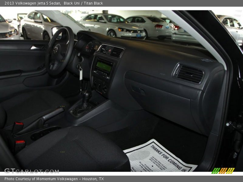 Black Uni / Titan Black 2013 Volkswagen Jetta S Sedan