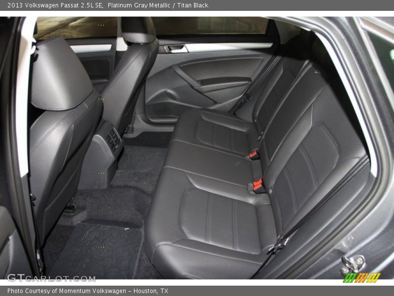 Platinum Gray Metallic / Titan Black 2013 Volkswagen Passat 2.5L SE