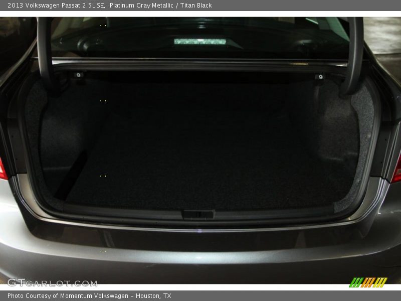 Platinum Gray Metallic / Titan Black 2013 Volkswagen Passat 2.5L SE