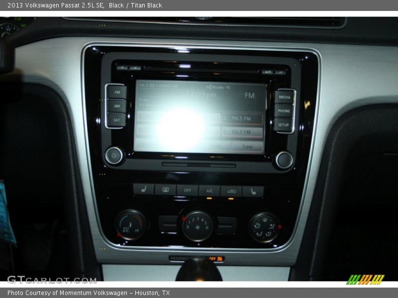 Black / Titan Black 2013 Volkswagen Passat 2.5L SE