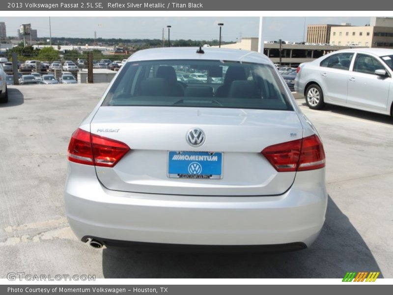 Reflex Silver Metallic / Titan Black 2013 Volkswagen Passat 2.5L SE