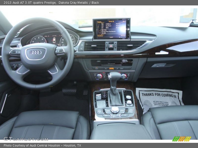 Dashboard of 2013 A7 3.0T quattro Prestige