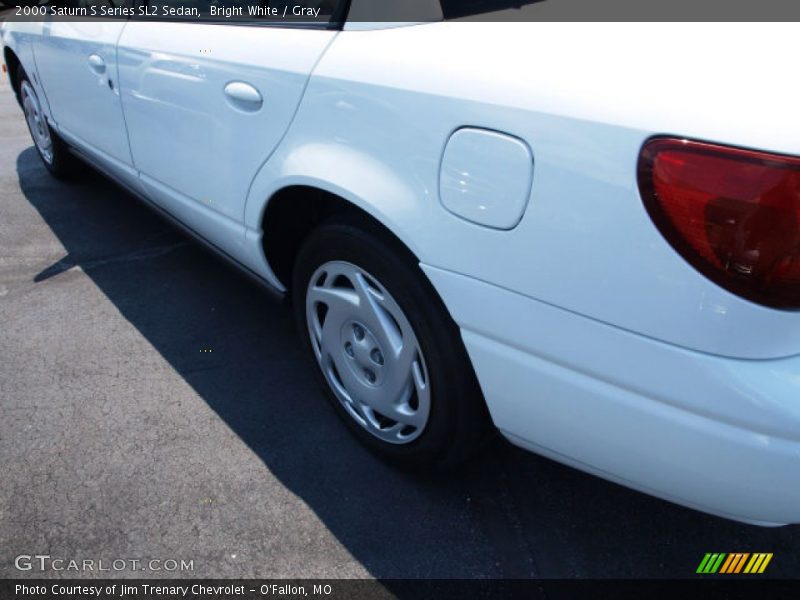 Bright White / Gray 2000 Saturn S Series SL2 Sedan
