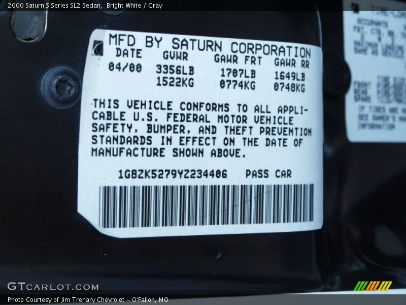 Bright White / Gray 2000 Saturn S Series SL2 Sedan