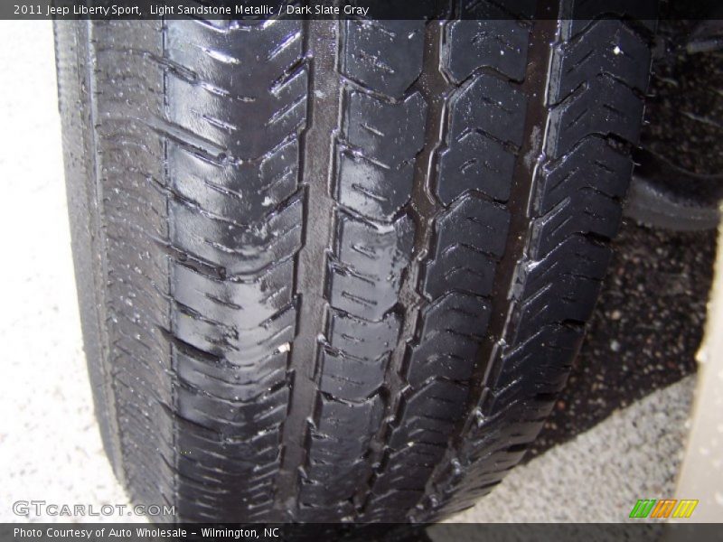 Light Sandstone Metallic / Dark Slate Gray 2011 Jeep Liberty Sport