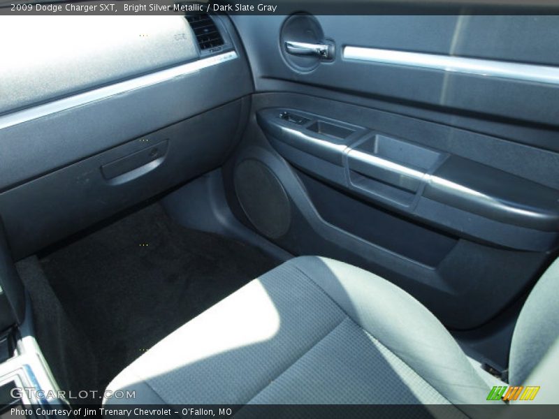 Bright Silver Metallic / Dark Slate Gray 2009 Dodge Charger SXT