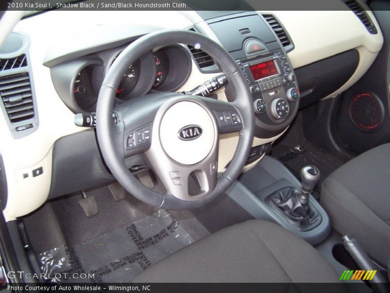 Shadow Black / Sand/Black Houndstooth Cloth 2010 Kia Soul !