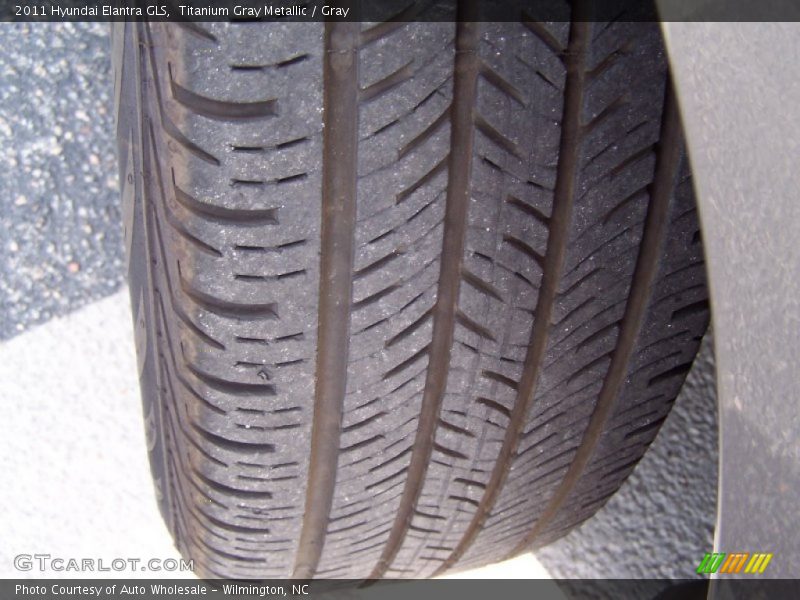 Titanium Gray Metallic / Gray 2011 Hyundai Elantra GLS