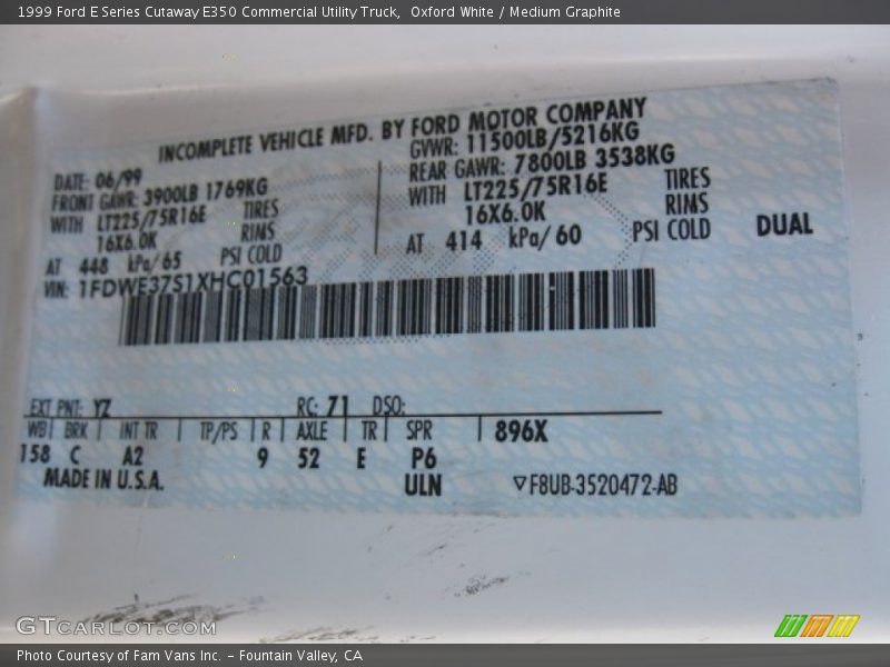 Oxford White / Medium Graphite 1999 Ford E Series Cutaway E350 Commercial Utility Truck