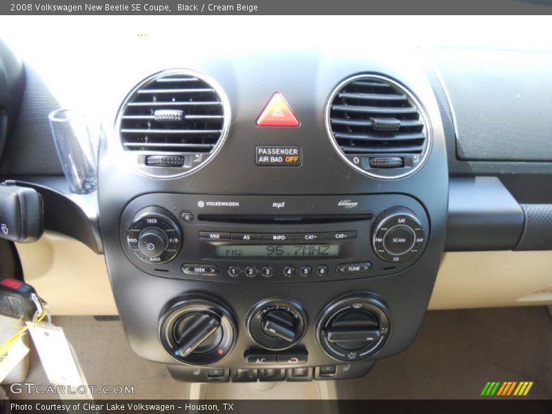 Black / Cream Beige 2008 Volkswagen New Beetle SE Coupe