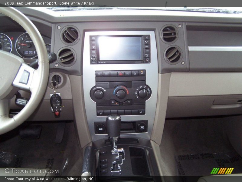 Stone White / Khaki 2009 Jeep Commander Sport