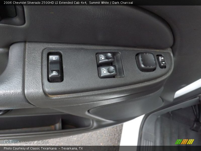 Controls of 2006 Silverado 2500HD LS Extended Cab 4x4