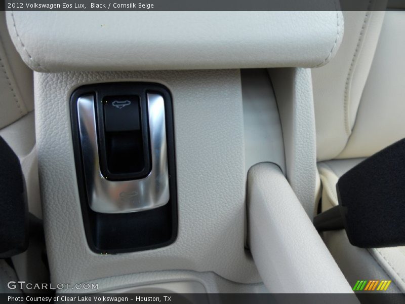 Black / Cornsilk Beige 2012 Volkswagen Eos Lux