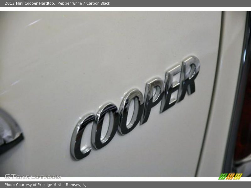 Pepper White / Carbon Black 2013 Mini Cooper Hardtop