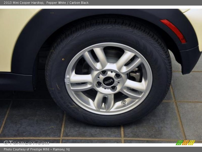 Pepper White / Carbon Black 2013 Mini Cooper Hardtop