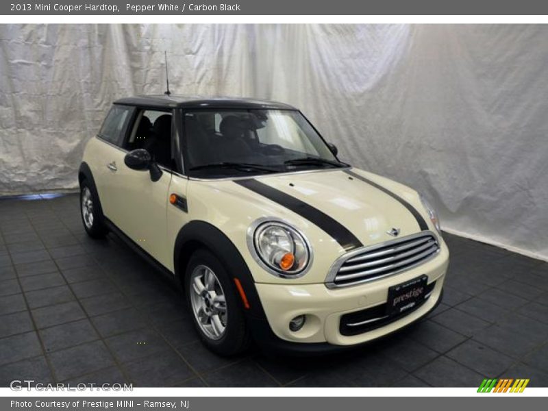 Pepper White / Carbon Black 2013 Mini Cooper Hardtop