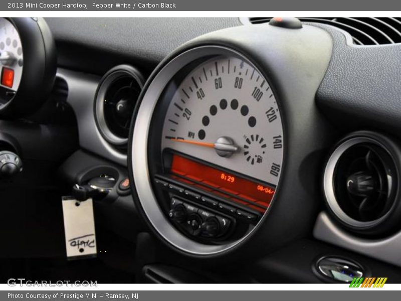 Pepper White / Carbon Black 2013 Mini Cooper Hardtop