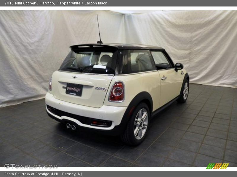 Pepper White / Carbon Black 2013 Mini Cooper S Hardtop