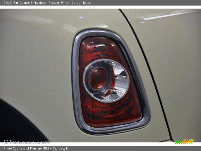 Pepper White / Carbon Black 2013 Mini Cooper S Hardtop