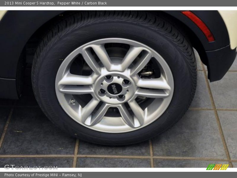 Pepper White / Carbon Black 2013 Mini Cooper S Hardtop