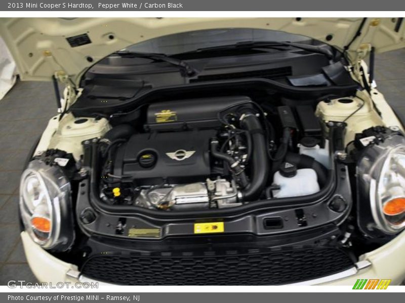 Pepper White / Carbon Black 2013 Mini Cooper S Hardtop