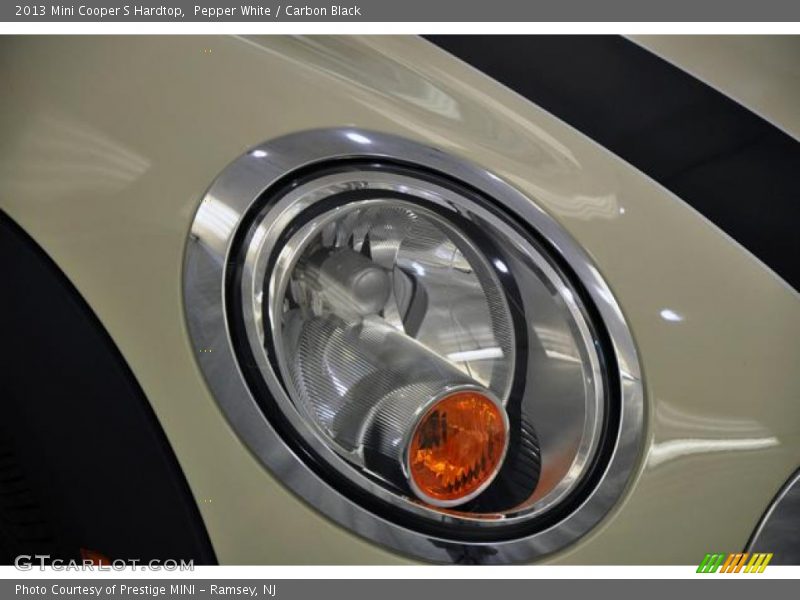 Pepper White / Carbon Black 2013 Mini Cooper S Hardtop