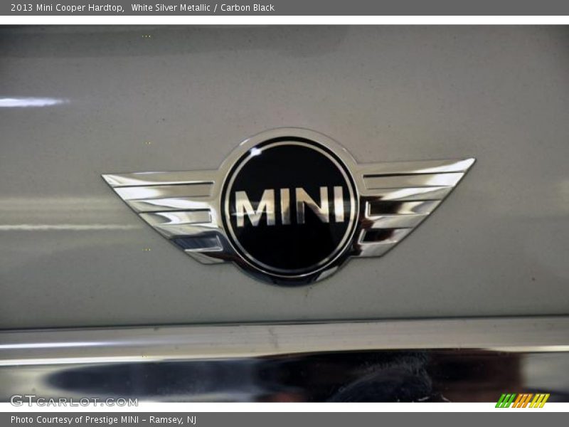 White Silver Metallic / Carbon Black 2013 Mini Cooper Hardtop